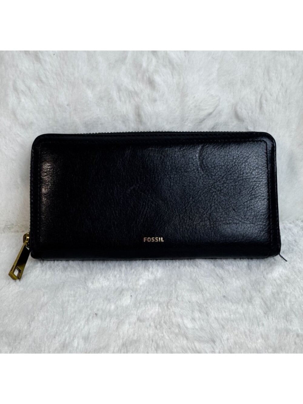Fossil Black Leather Zip-Around Wallet Gold Accents Multiple Card Slots Logo - Picture 2 of 9